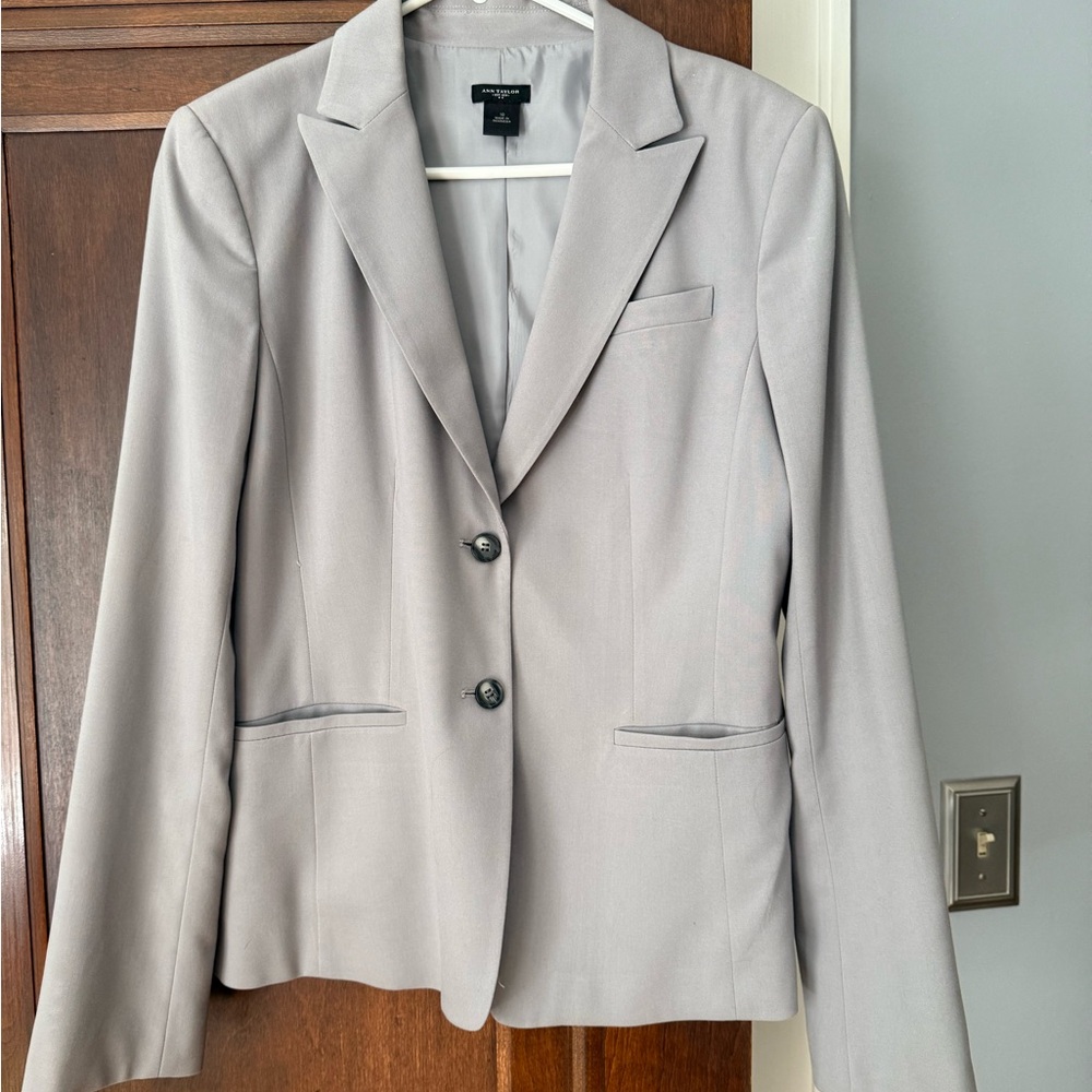Ann Taylor Gray Blazer Structured Shoulders Notched Lapels